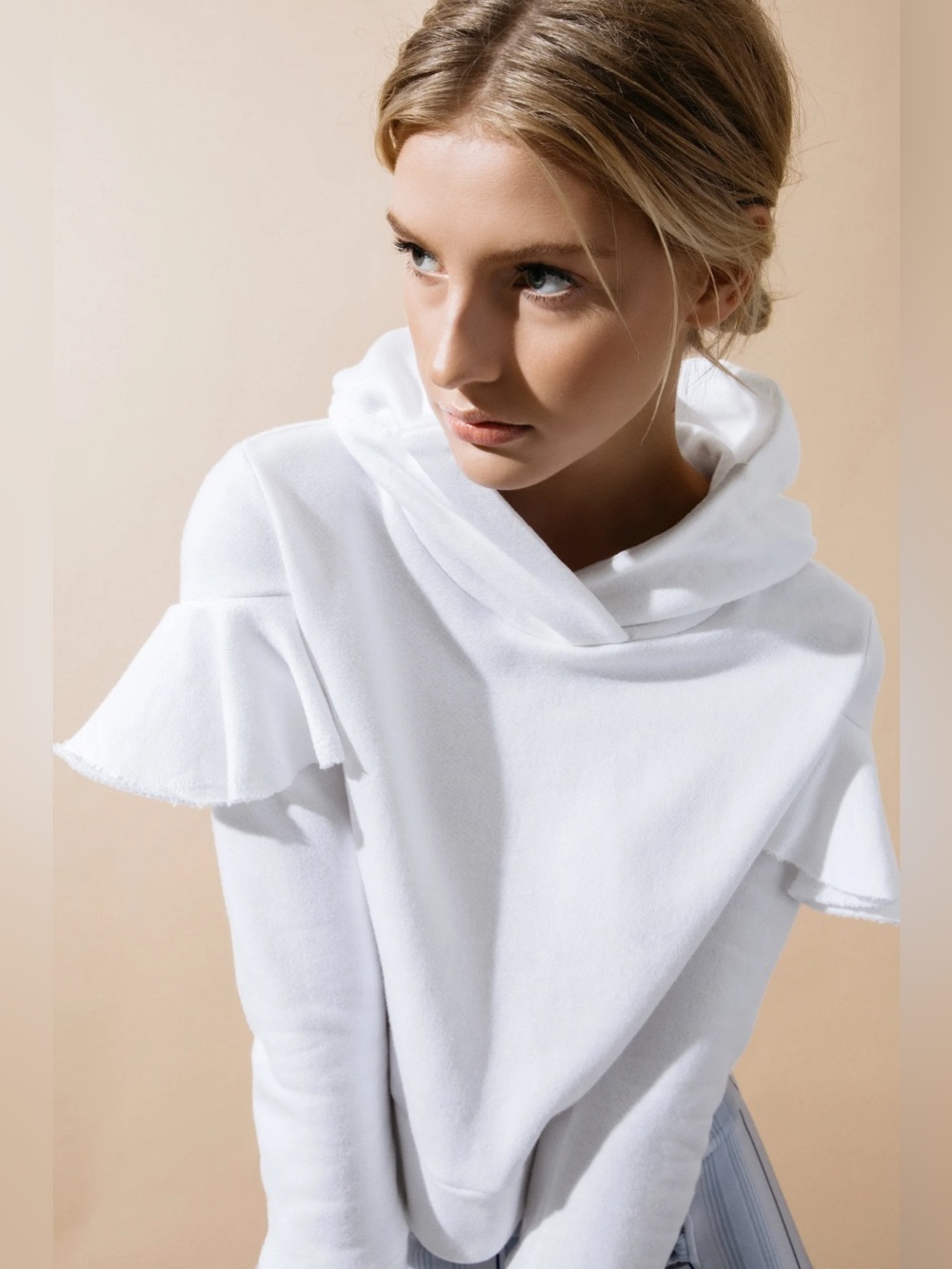 Carbon38 🌸 Ruffle Sleeve Cropped Hoodie Size Medium White Heavyweight Sweatshirt